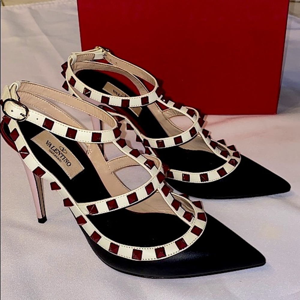 Valentino Garavani Rockstud Caged Pumps size 38